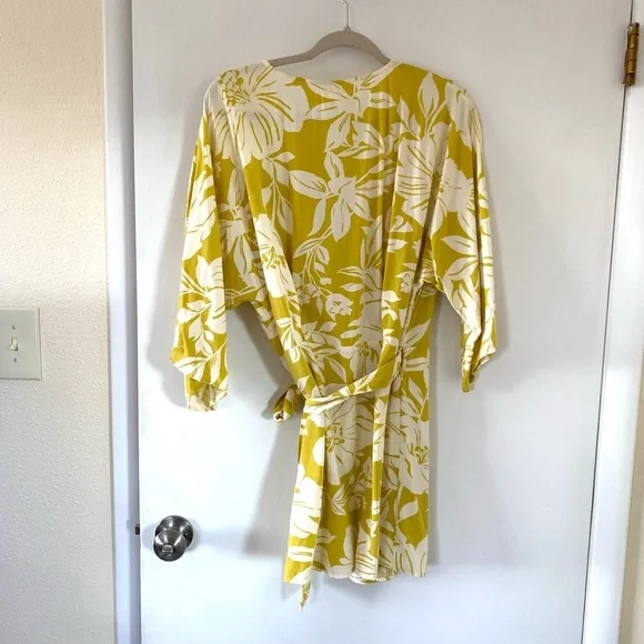 L*Space Yellow and White Floral Cover-Up - Picture 3 of 4